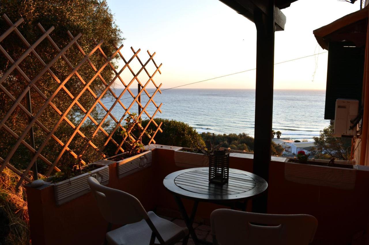 Papadatos Apts With Amazing View - 5Mins From The Beach Kontogialos Exteriér fotografie