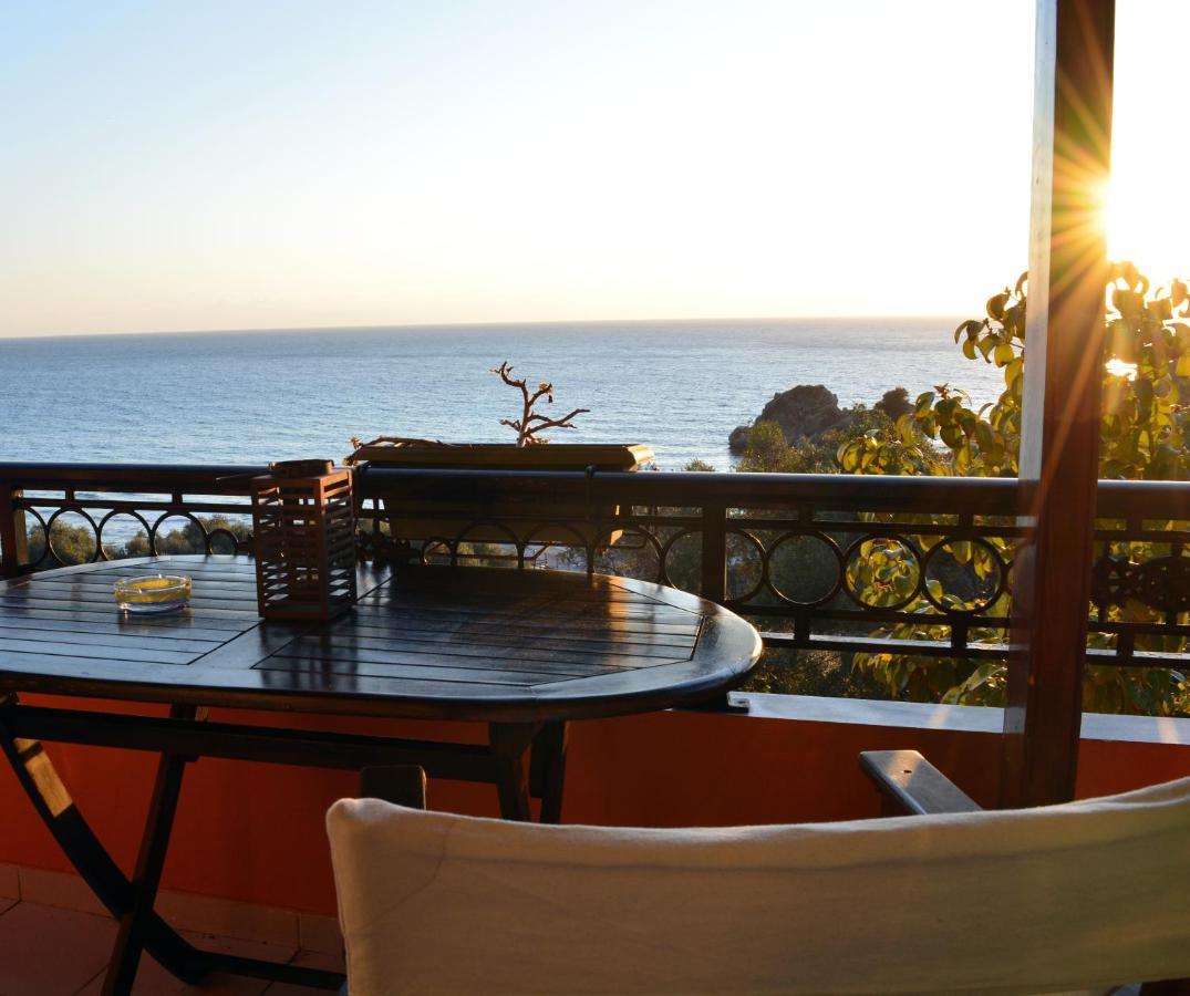 Papadatos Apts With Amazing View - 5Mins From The Beach Kontogialos Exteriér fotografie