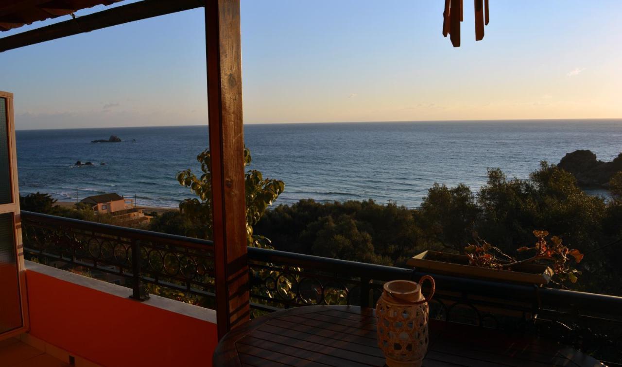 Papadatos Apts With Amazing View - 5Mins From The Beach Kontogialos Exteriér fotografie