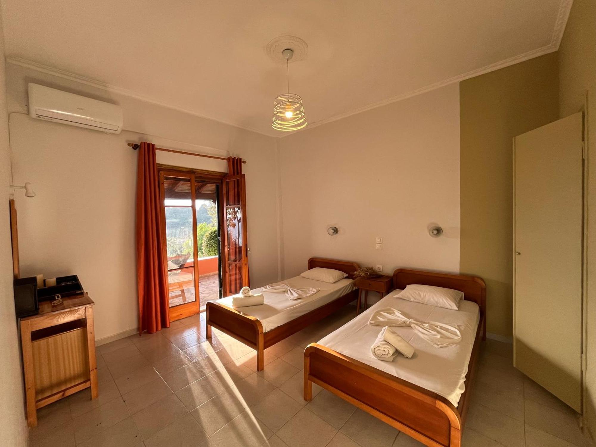 Papadatos Apts With Amazing View - 5Mins From The Beach Kontogialos Exteriér fotografie